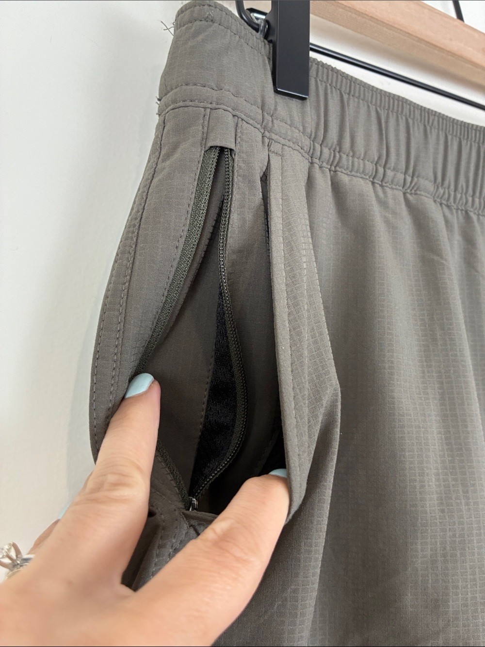Prana Men's Medium Heiro Lined Shorts Performance Lightweight Gray Check Pull On - Picture 3 of 7